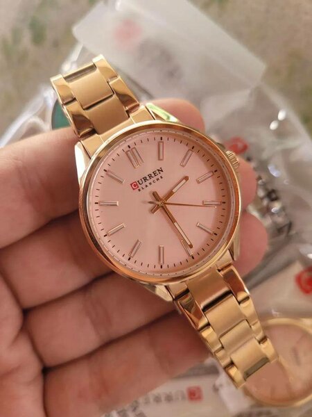 Montre dorée élégante CURREN