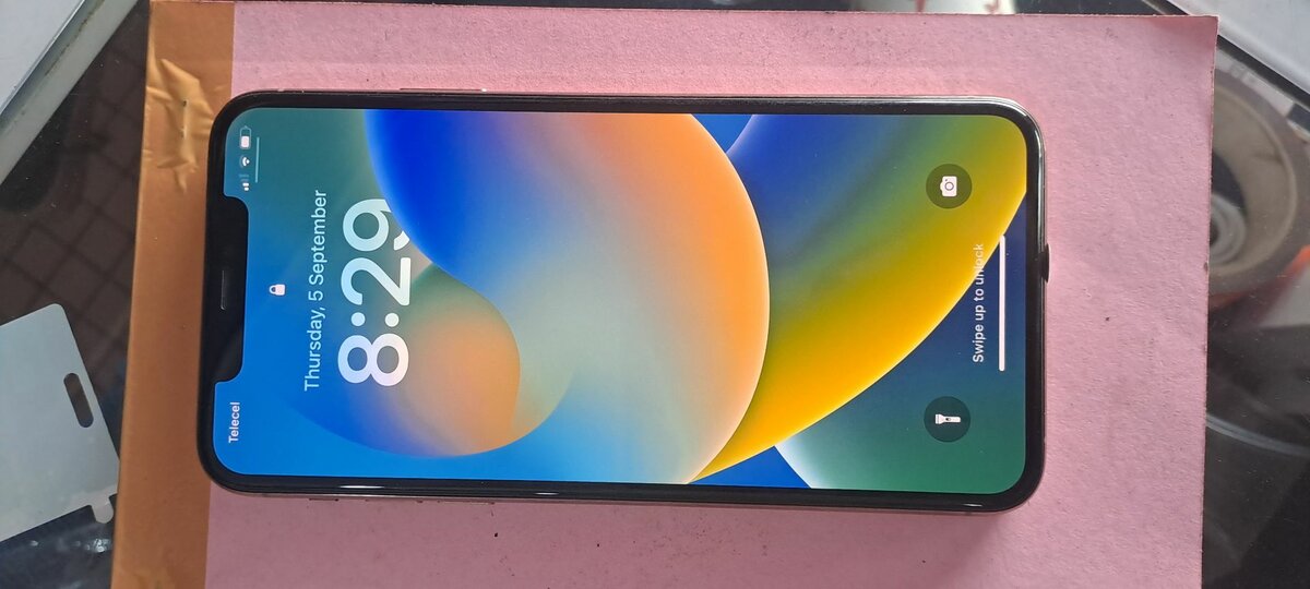 Iphone 11pro max 64gig uk used