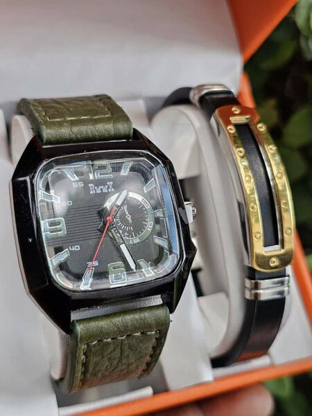 Montre squelette homme élégante