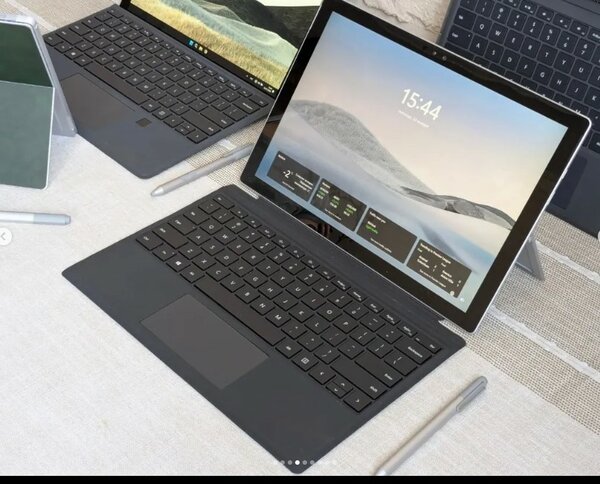 1️⃣Microsoft Surface Pro 7
