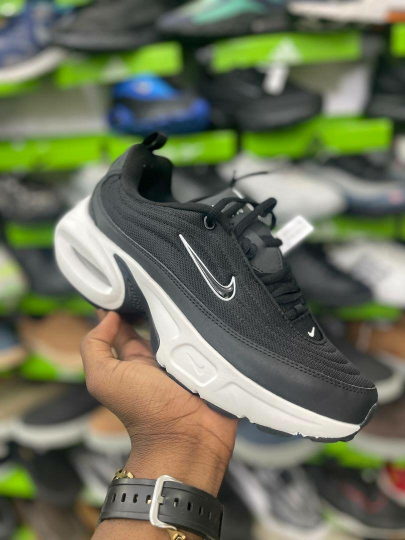 Air Nike runners