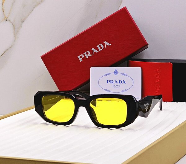 Lunettes Prada