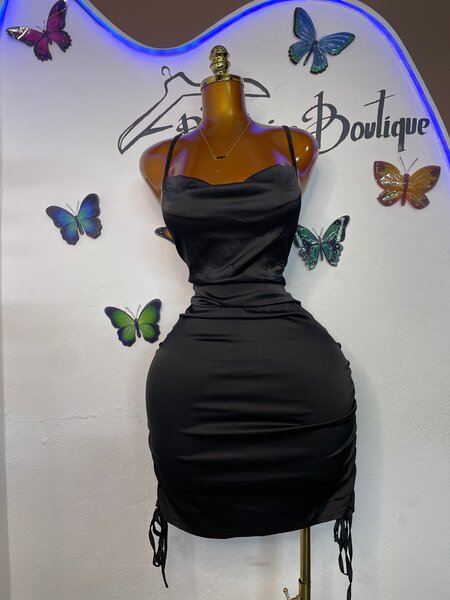 Robe noire moulante élégante