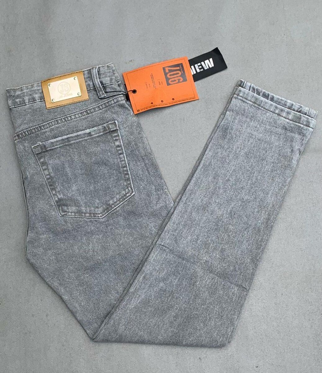 Jeans en denim ajustés pour hommes