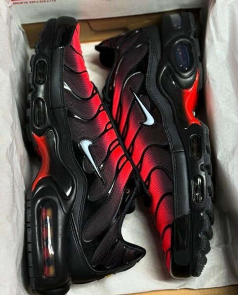 NIKE AIR MAX TN PLUS