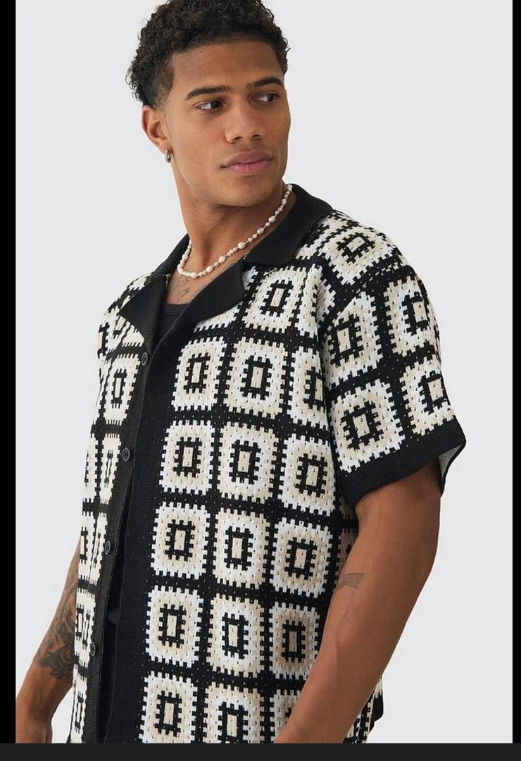 Chemise en crochet géométrique