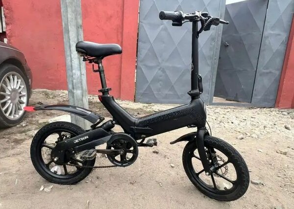 Vélo pliable urbain compact