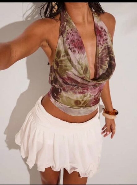 Haut dos nu bohème élégant