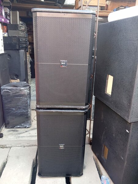 2 Baffe Amplifié satellite RCF la paire