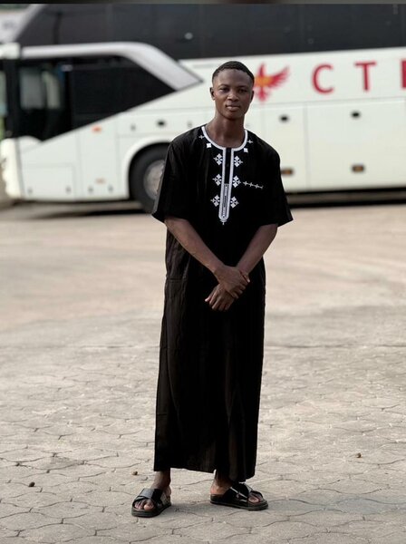 Tunique africaine homme noire