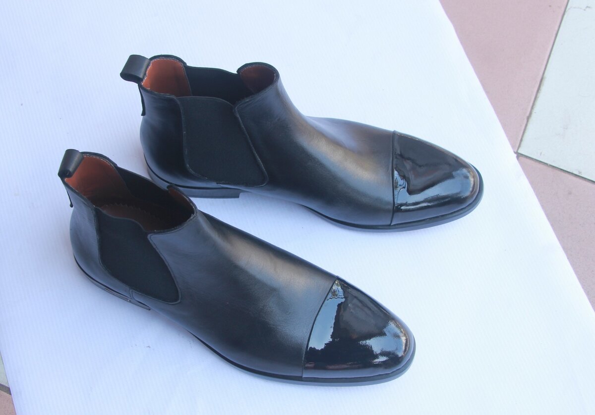 patient toe cap chelsea boots