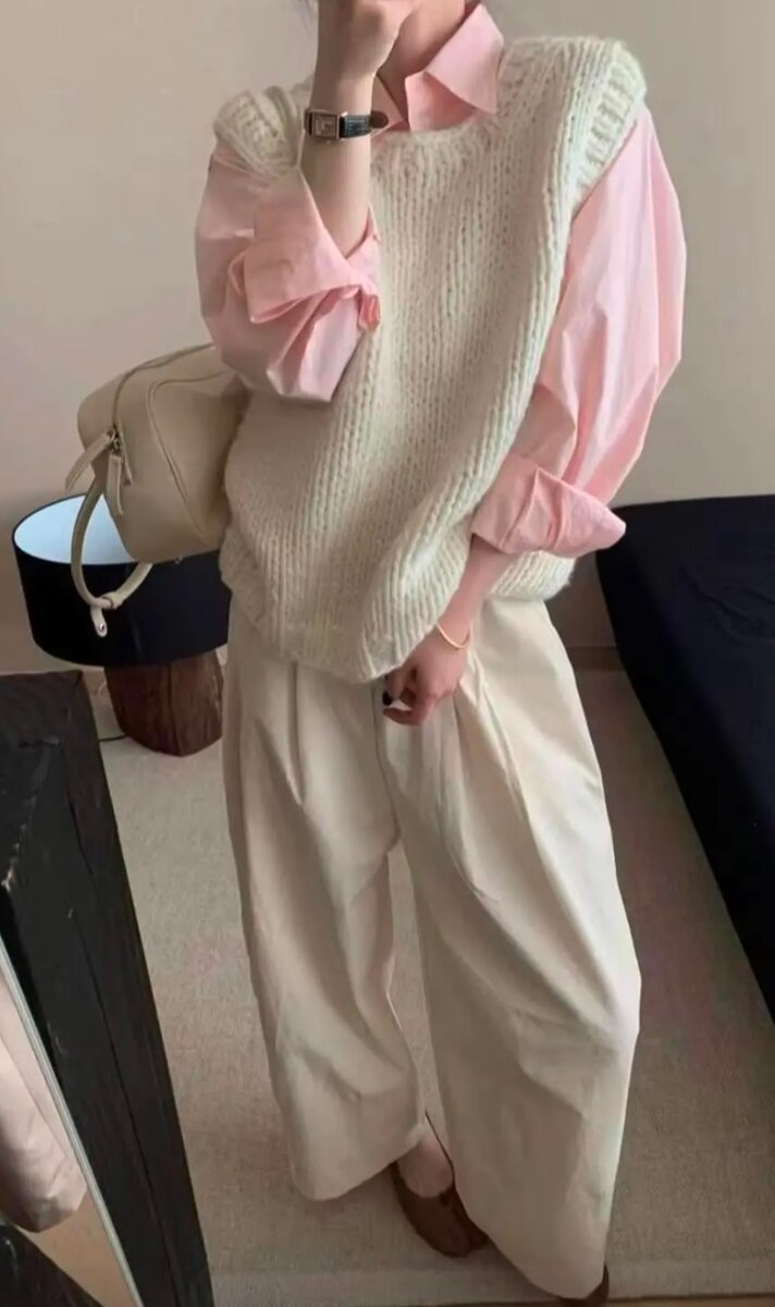 Бежевый вязаный жилет