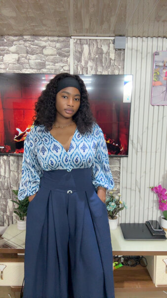 Blouse élégante à motifs bleus