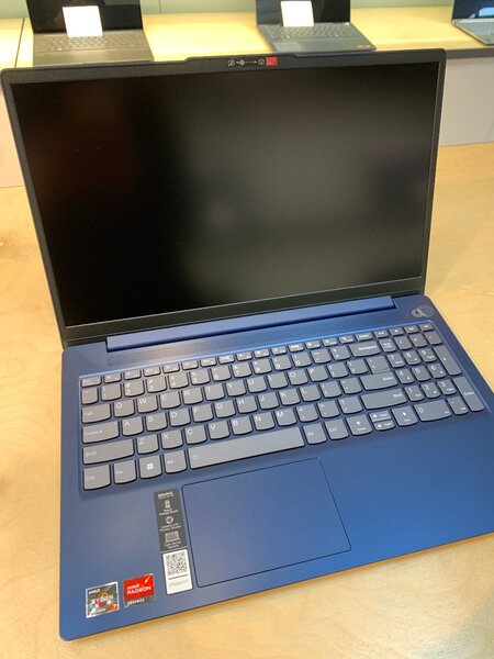 Lenovo IdeaPad slim 3