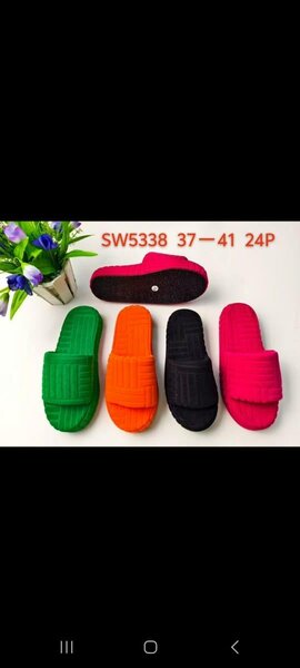 Tongs colorées et élégantes