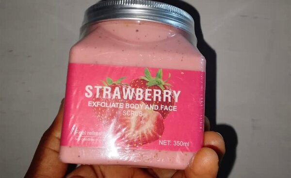 Gommage Corps & Visage Fraise