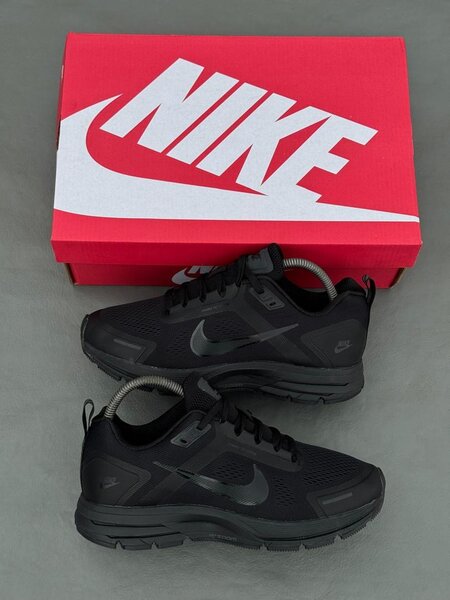 Nike Sneakers Noires