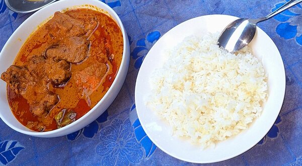 Sauce graine avec riz blanc