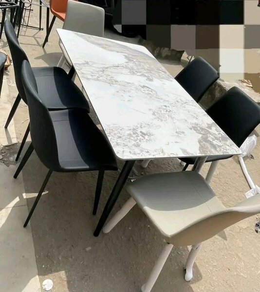 Table à manger design moderne