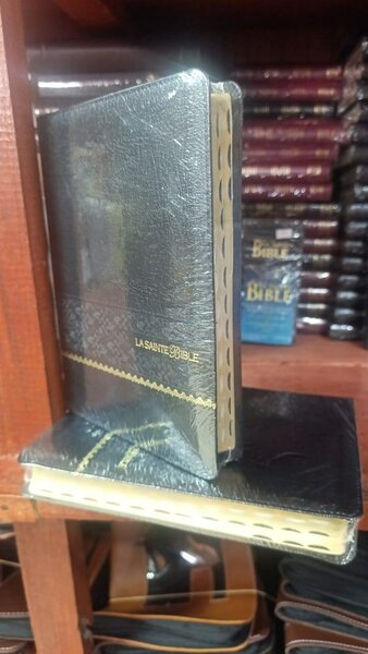 Bibles de prière et délivrance