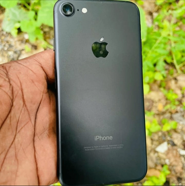 iPhone reconditionné noir