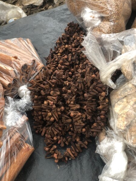 Clous de girofle entiers aromatiques