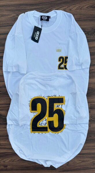 T-shirt blanc numéro 25