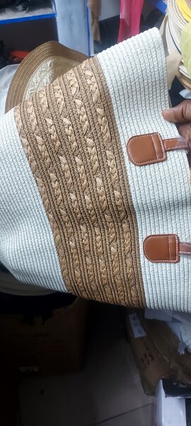 Chapeau de paille élégant