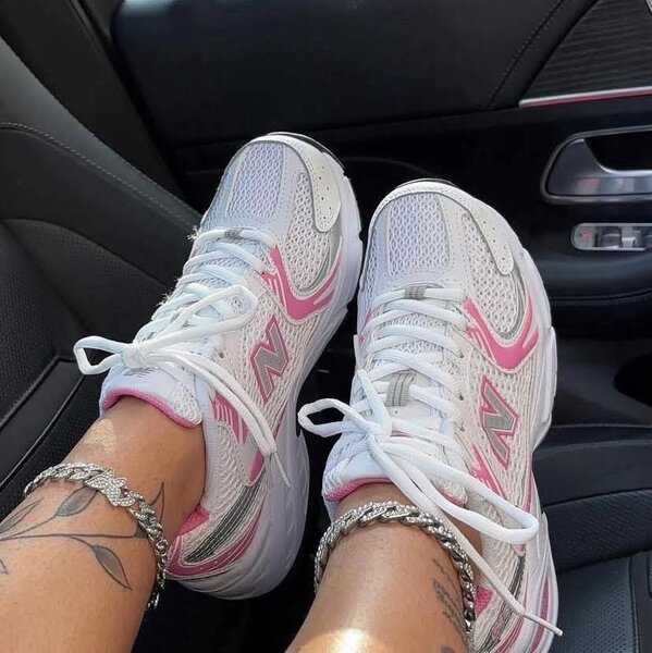 Baskets New Balance roses