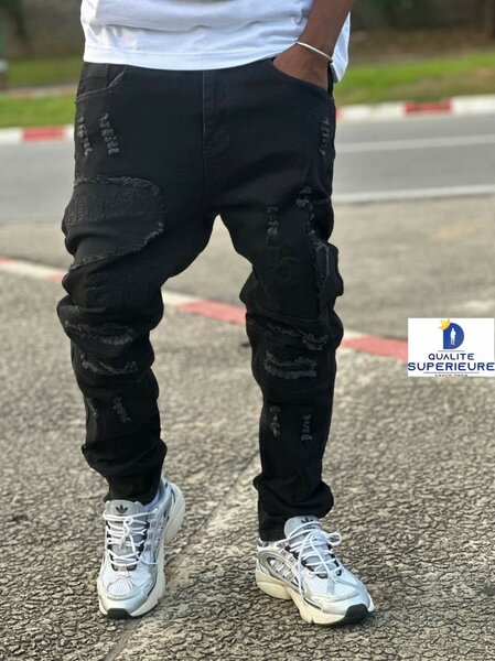 Pantalon Jogger Noir Déchiré