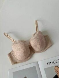 Бюстгальтер на тонком поролоне