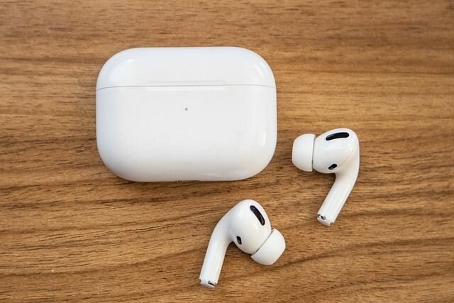 Powerful Quality Airpods   Crystal clear sound  Comfortable,