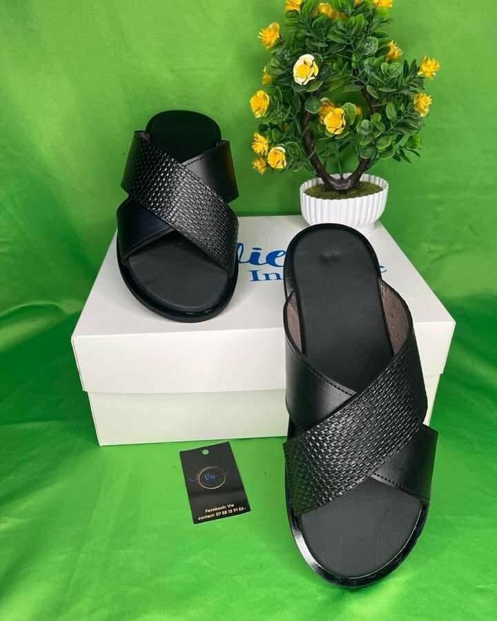 Sandales en cuir bien faites