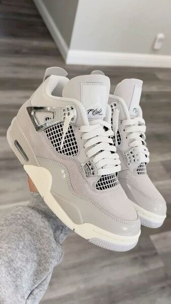 Air Jordan 4