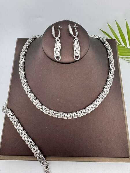 Parure de collier et boucles en argent