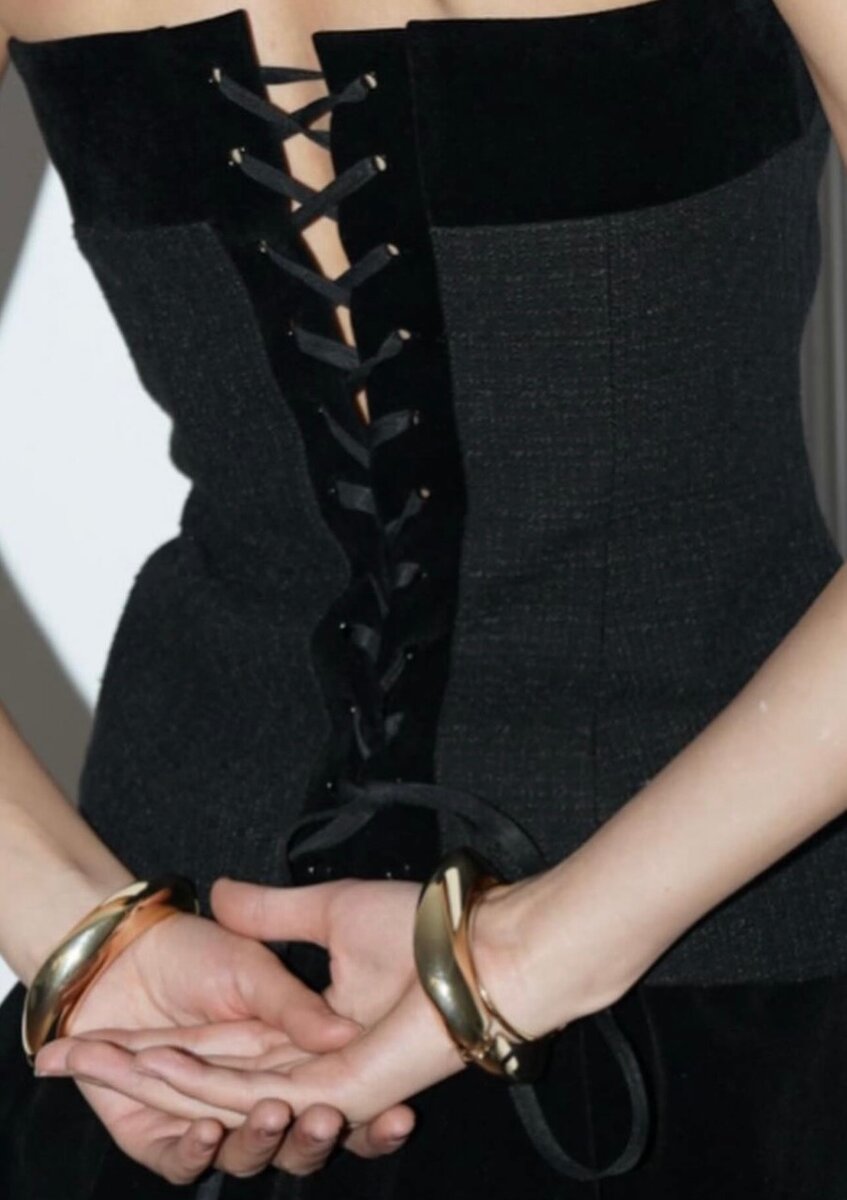 Двойка корсет и юбка с чокером