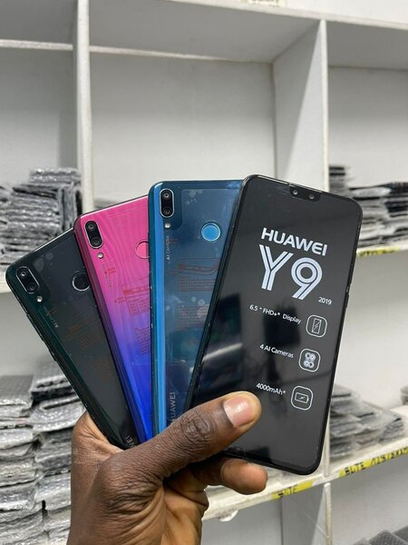 HUAWEI Y9 2019 (128GB-6RAM) QUASI NEUF