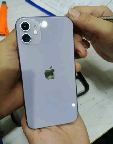 iPhone 11 64GB Violet