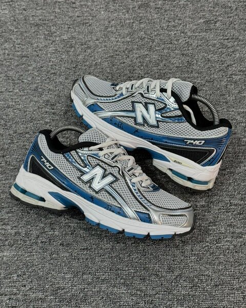NEW BALANCE 740