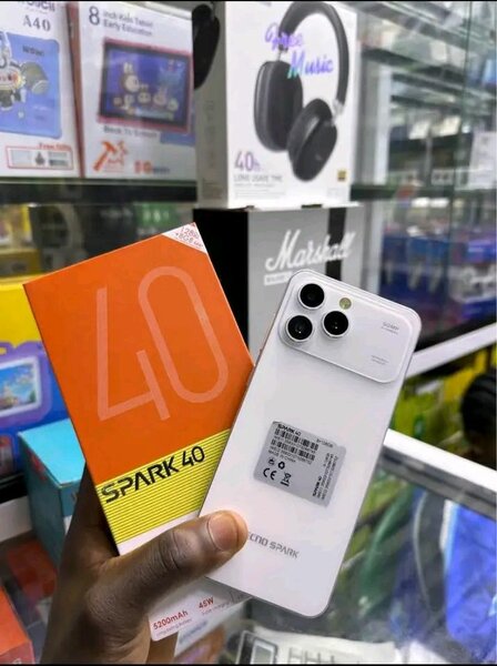 Tecno Spark 40 - Smartphone