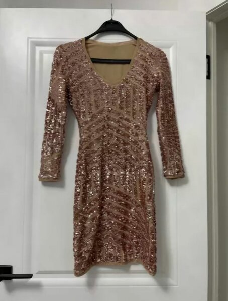 Платье с пайетками