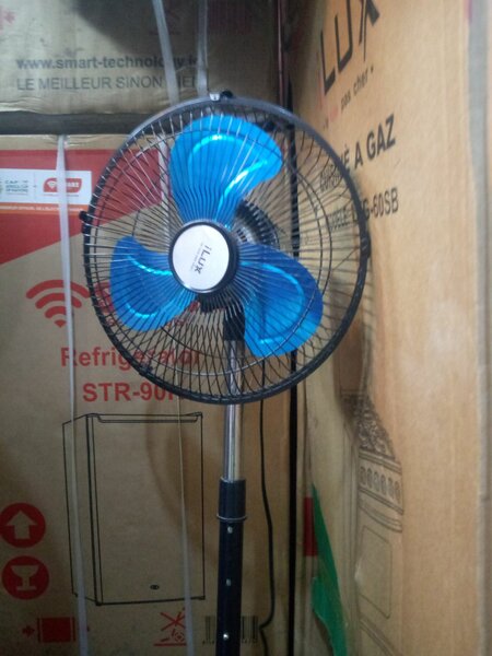 Ventilateur sur pied réglable