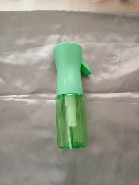 Brosse à Cheveux et Vaporisateur