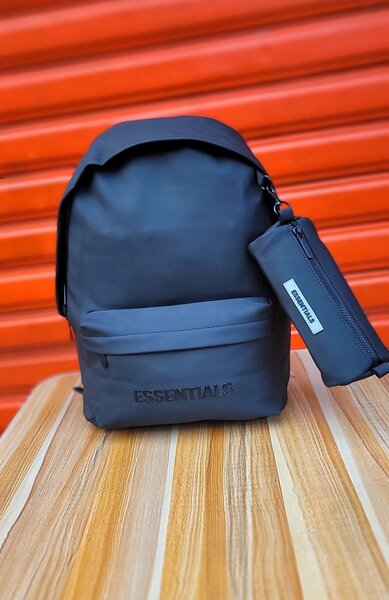 Sac à dos Essentials tendance