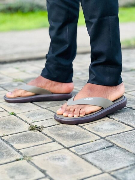 Tongs confortables pour hommes