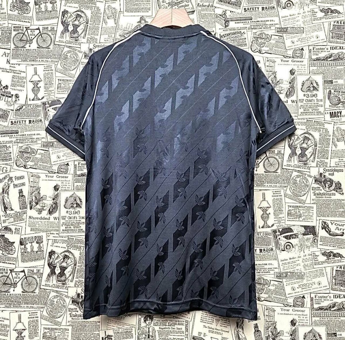 Maillot de foot rétro noir