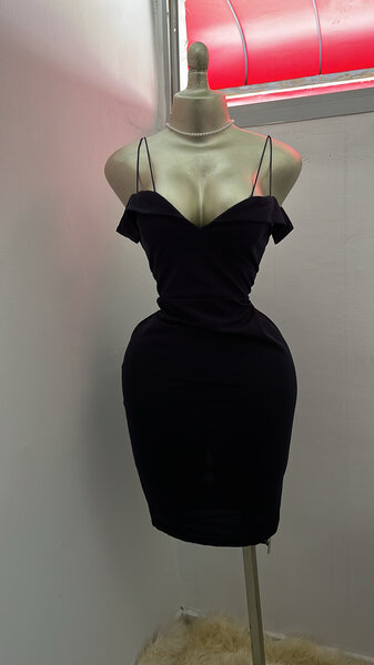 Robe noire élégante femme