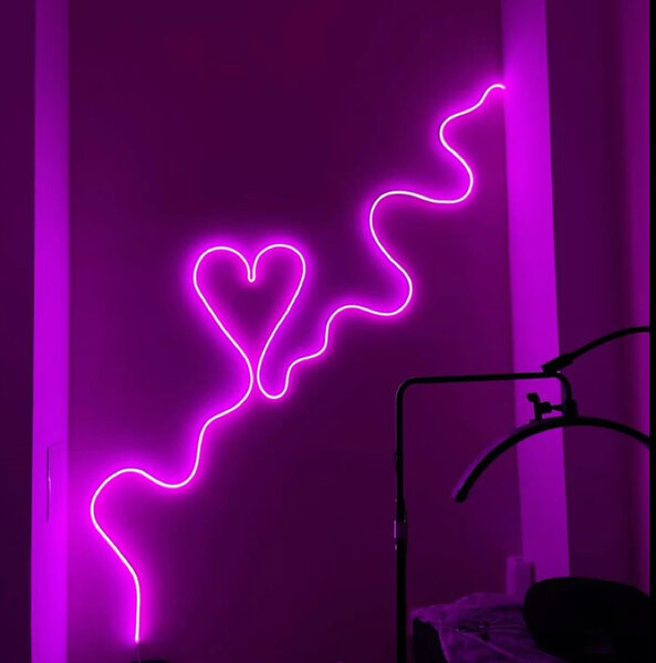 Lumière néon murale cœur