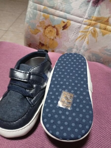 Chaussures bébé en denim bleu