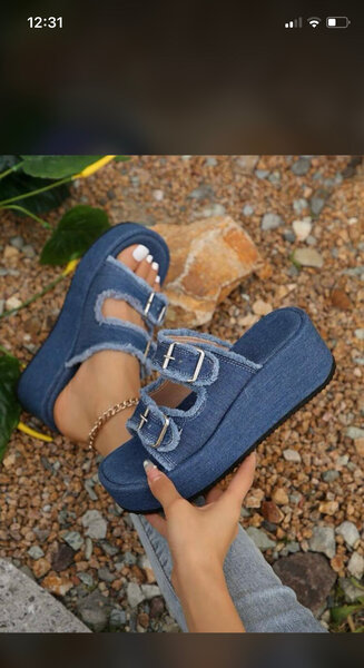 Sandales en jean à boucles